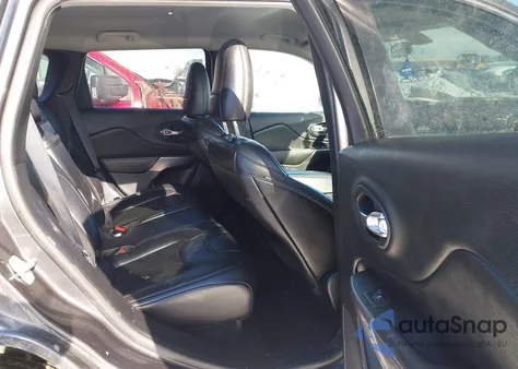 2019 Jeep Cherokee Latitude Plus 4X4 z USA, uszkodzony, nr VIN 1C4PJMLB3KD233477